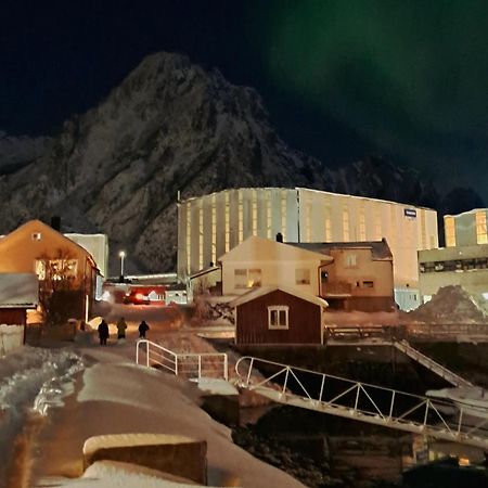 Kule Gule Huset Apartment Svolvær Exterior foto