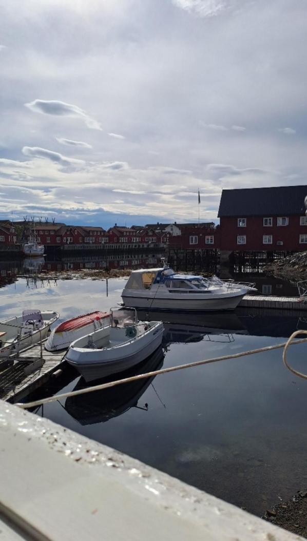 Kule Gule Huset Apartment Svolvær Exterior foto