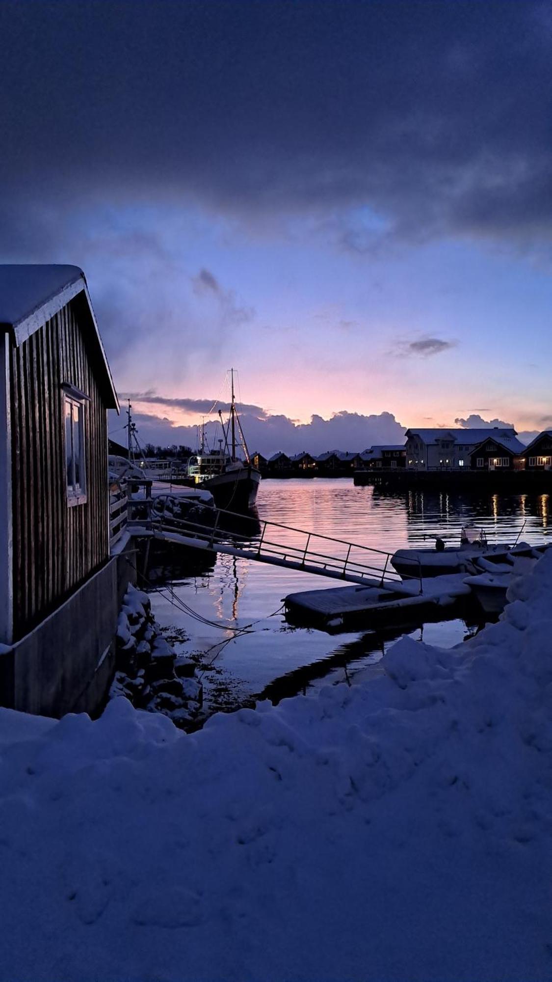 Kule Gule Huset Apartment Svolvær Exterior foto